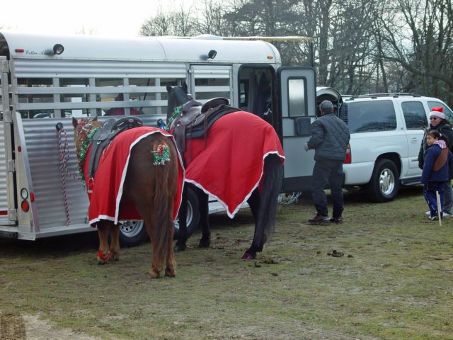 islipchristmasparade032_edited1.jpg