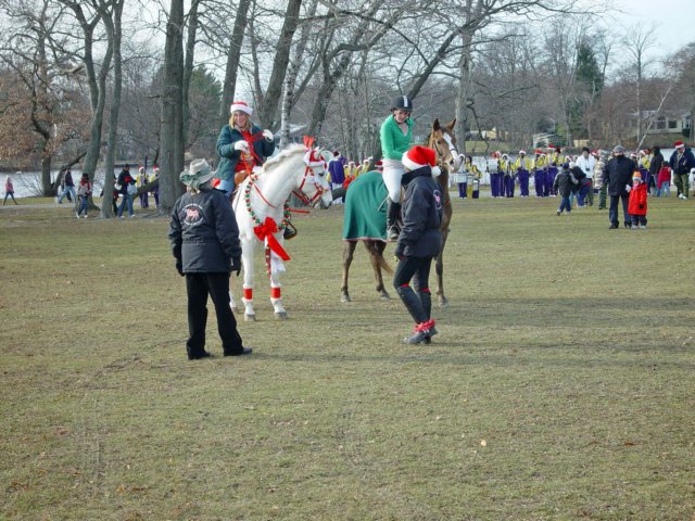 islipchristmasparade034_edited1.jpg