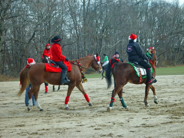 islipchristmasparade044_edited1.jpg