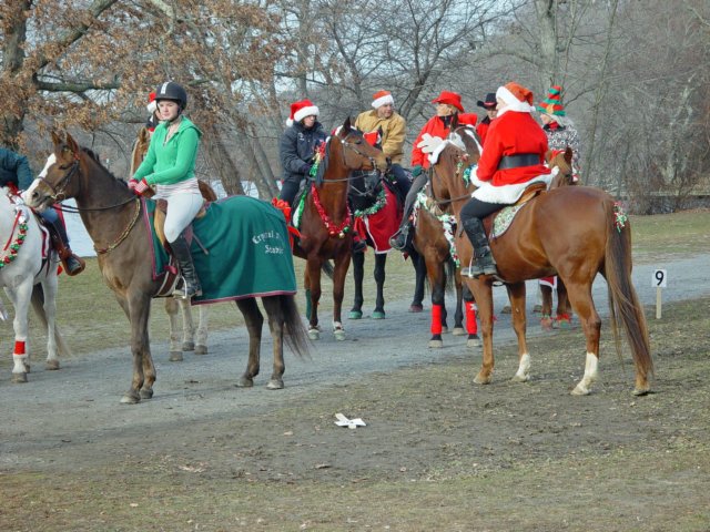islipchristmasparade051_edited1.jpg