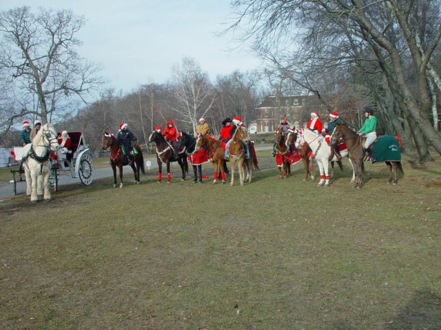 islipchristmasparade054_edited1.jpg