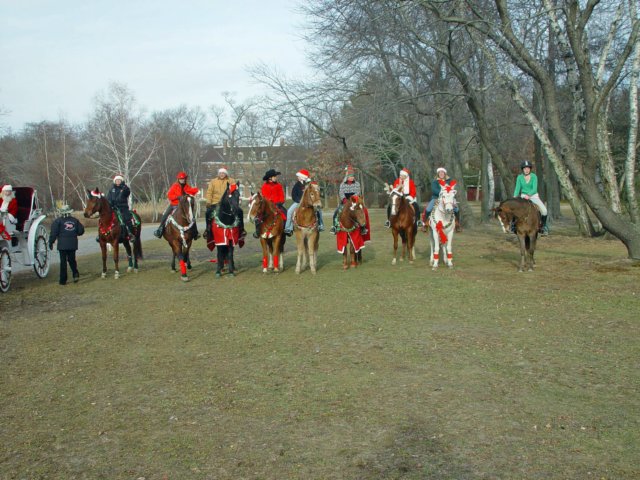islipchristmasparade056_edited1.jpg