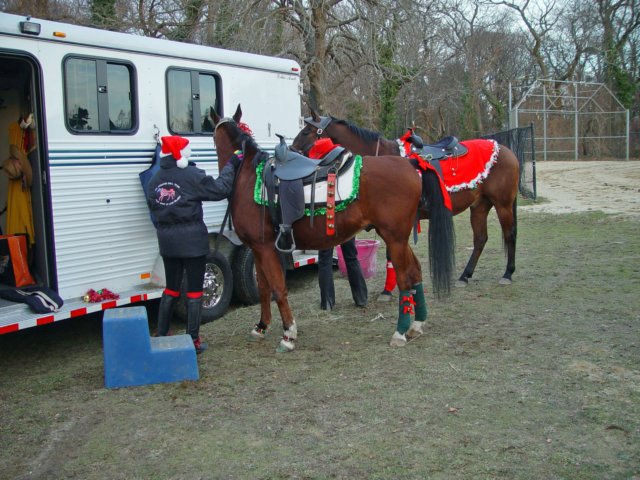 islipchristmasparade084_edited1.jpg