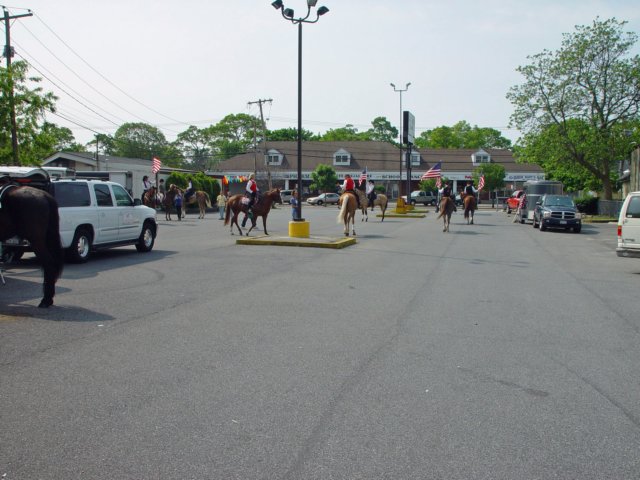 memorialdayparade052509020_edited1.jpg