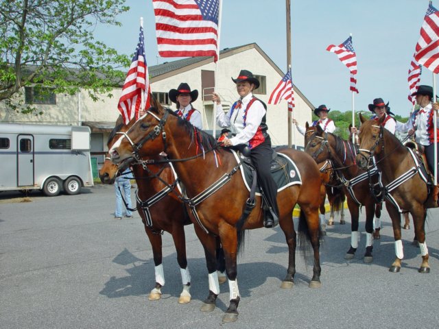 memorialdayparade052509024_edited1.jpg