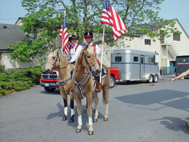 memorialdayparade052509028_edited1.jpg