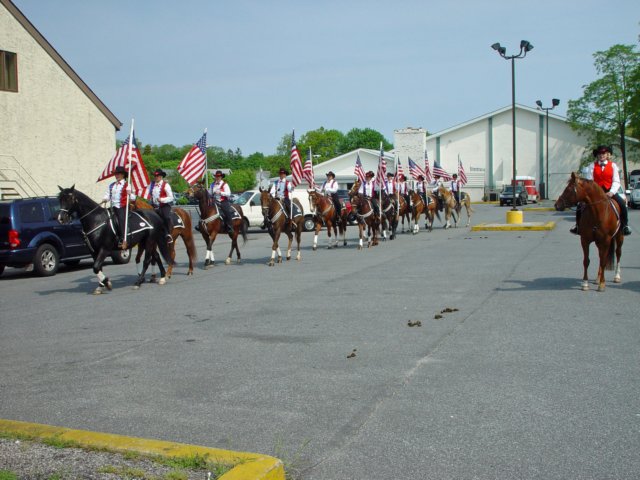 memorialdayparade052509031_edited1.jpg