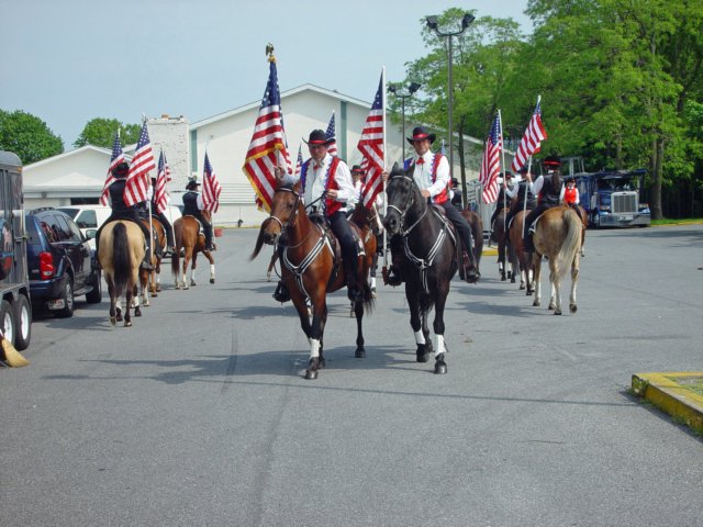 memorialdayparade052509033_edited1.jpg