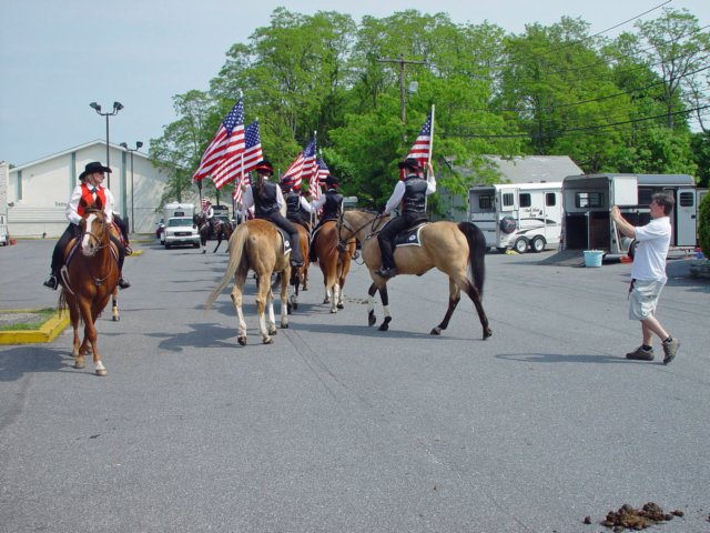 memorialdayparade052509042_edited1.jpg