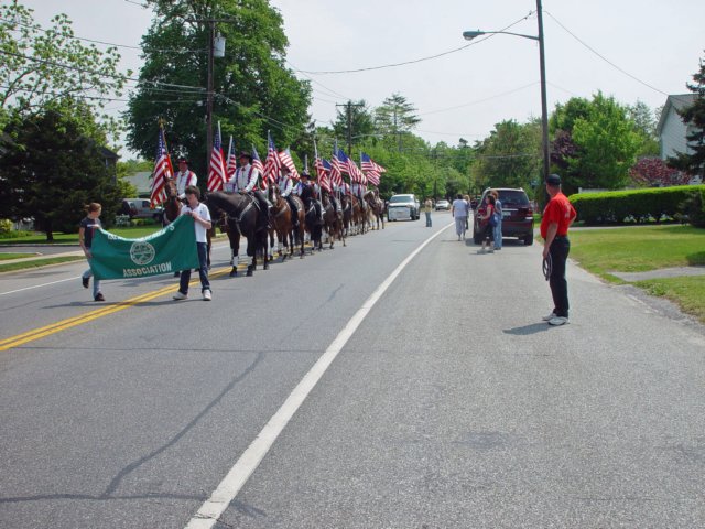 memorialdayparade052509074_edited1.jpg