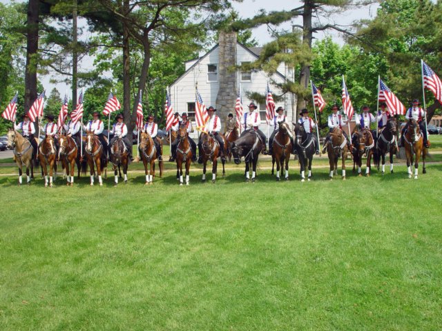 memorialdayparade052509077_edited1.jpg