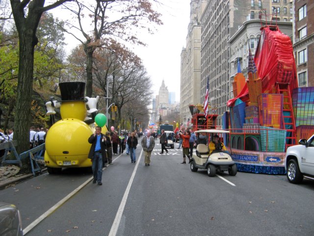 macysthanksgivingdayparade012_edited1.jpg