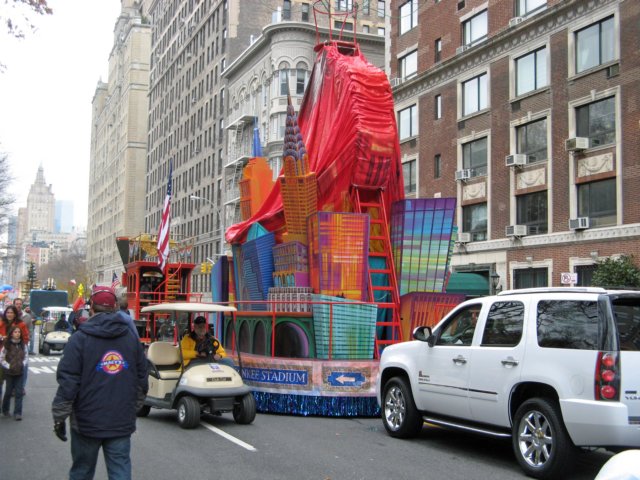 macysthanksgivingdayparade013_edited1.jpg