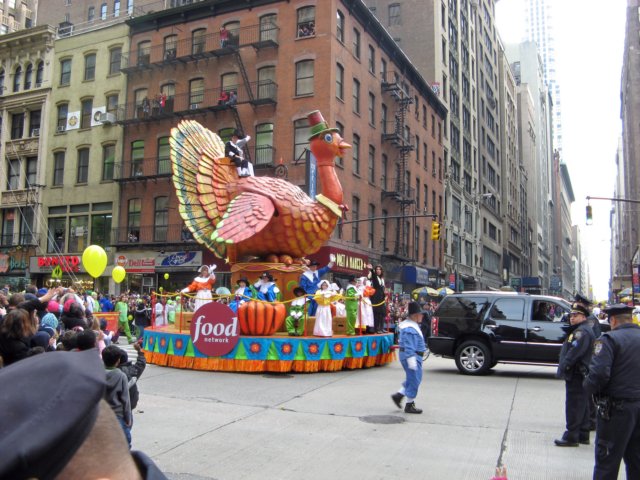 macysthanksgivingdayparade023_edited1.jpg