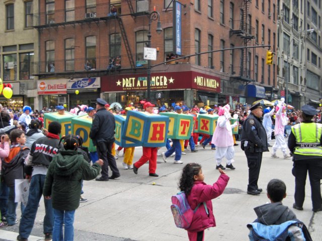 macysthanksgivingdayparade038_edited1.jpg