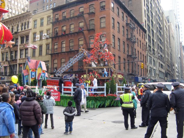 macysthanksgivingdayparade048_edited1.jpg