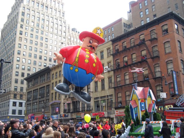 macysthanksgivingdayparade049_edited1.jpg