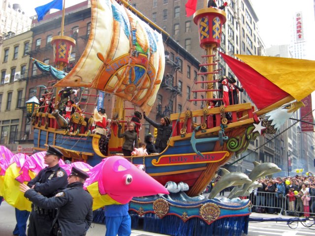 macysthanksgivingdayparade086_edited1.jpg