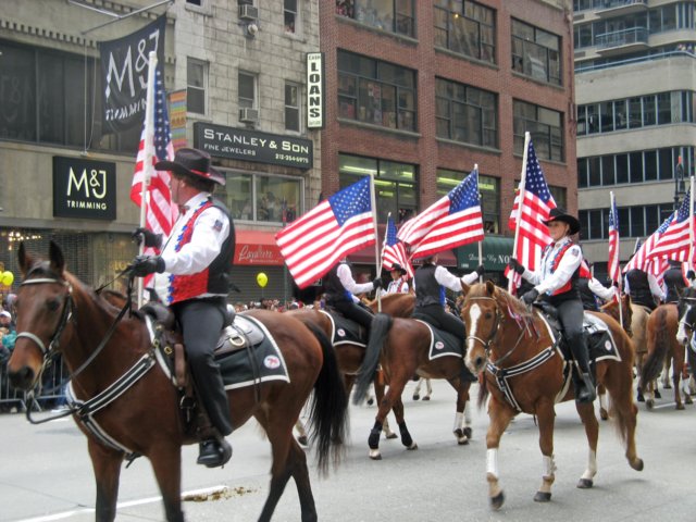 macysthanksgivingdayparade110_edited1.jpg