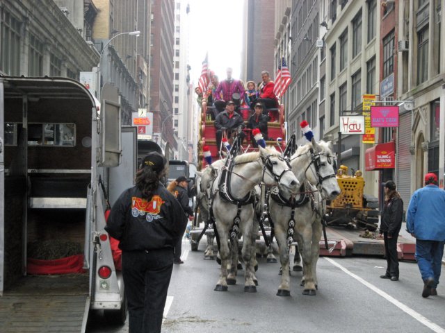 macysthanksgivingdayparade122_edited1.jpg