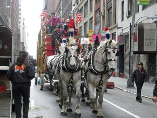 macysthanksgivingdayparade123_edited1.jpg